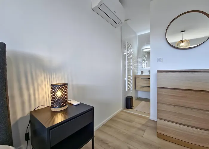 Le Duplex Charme Des Amandiers - Air Conditioning - Sea View Appartement *